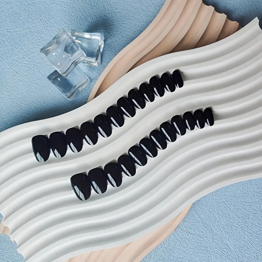 Średnie, błyszczące, czarne pa – Nail Art Oval recenzja i cena